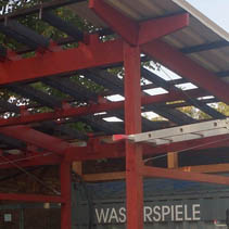 Aufbau AAA. Factory, 2015, Arbeiten am Dach